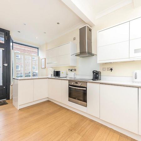 Stylish & Spacious 3 Bed Victorian House Sleeps Up To 7 - Near O2, Museums, Excel, Mazehill Station 12 Mins Direct Into London Bridge Exteriör bild