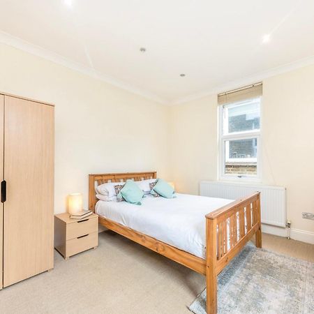 Stylish & Spacious 3 Bed Victorian House Sleeps Up To 7 - Near O2, Museums, Excel, Mazehill Station 12 Mins Direct Into London Bridge Exteriör bild