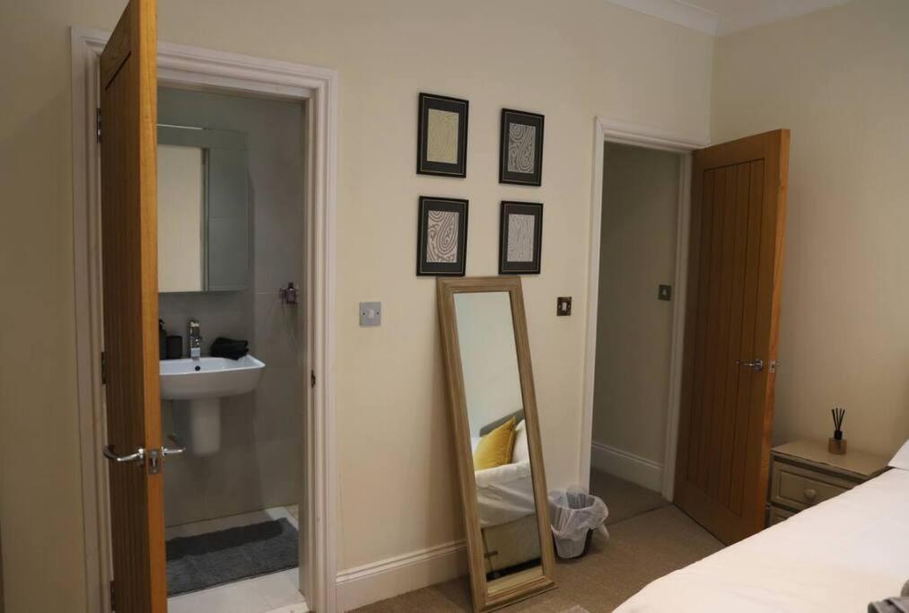 Stylish & Spacious 3 Bed Victorian House Sleeps Up To 7 - Near O2, Museums, Excel, Mazehill Station 12 Mins Direct Into London Bridge Villa Exteriör bild