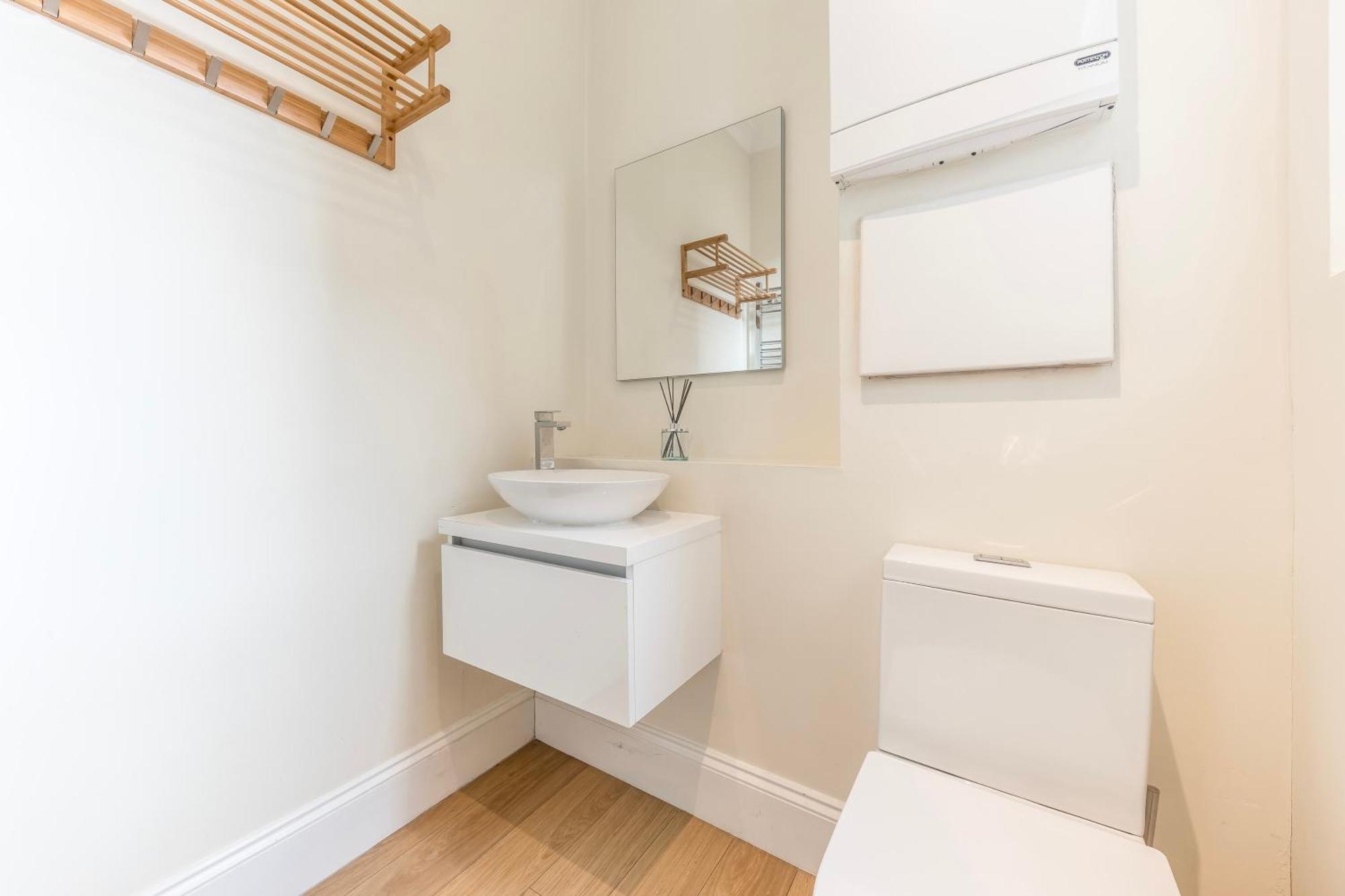 Stylish & Spacious 3 Bed Victorian House Sleeps Up To 7 - Near O2, Museums, Excel, Mazehill Station 12 Mins Direct Into London Bridge Villa Exteriör bild